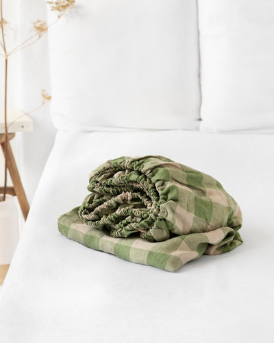 Forest green gingham linen fitted sheet | sneakstylesanctums