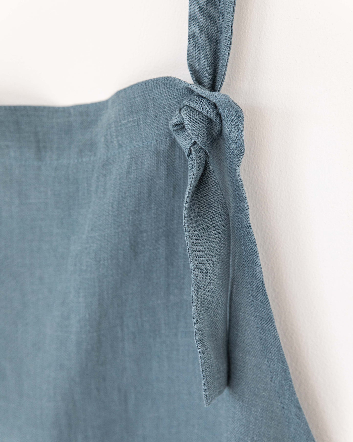 Men's linen bib apron in Gray blue - sneakstylesanctums
