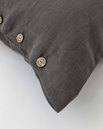 Linen pillowcase with buttons in Charcoal gray - sneakstylesanctums