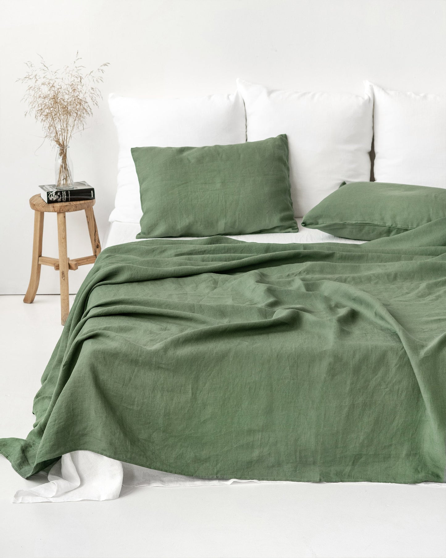 Forest green linen pillowcase - sneakstylesanctums
