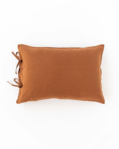 Linen pillowcase with ties in Cinnamon - sneakstylesanctums