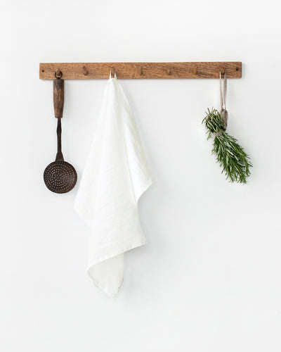 Linen tea towel in White - sneakstylesanctums