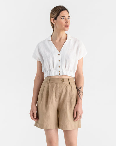 Pleated linen shorts BAGAN in Wheat - sneakstylesanctums modelBoxOn