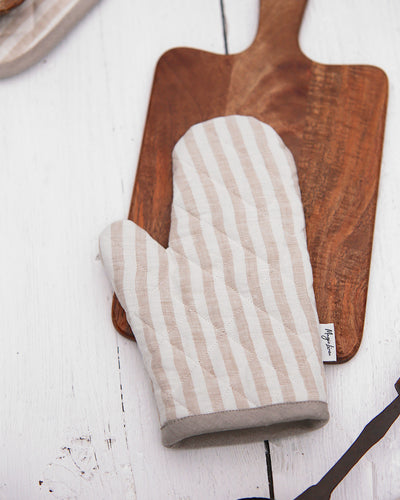 Linen oven mitt (1 pcs) in Striped in natural - sneakstylesanctums