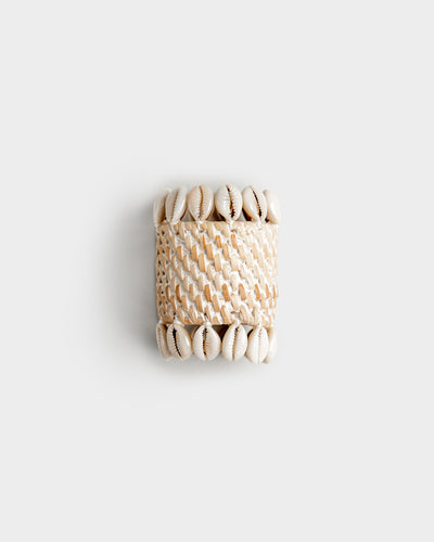 Rattan napkin rings with cowrie shells set of 2 - sneakstylesanctums