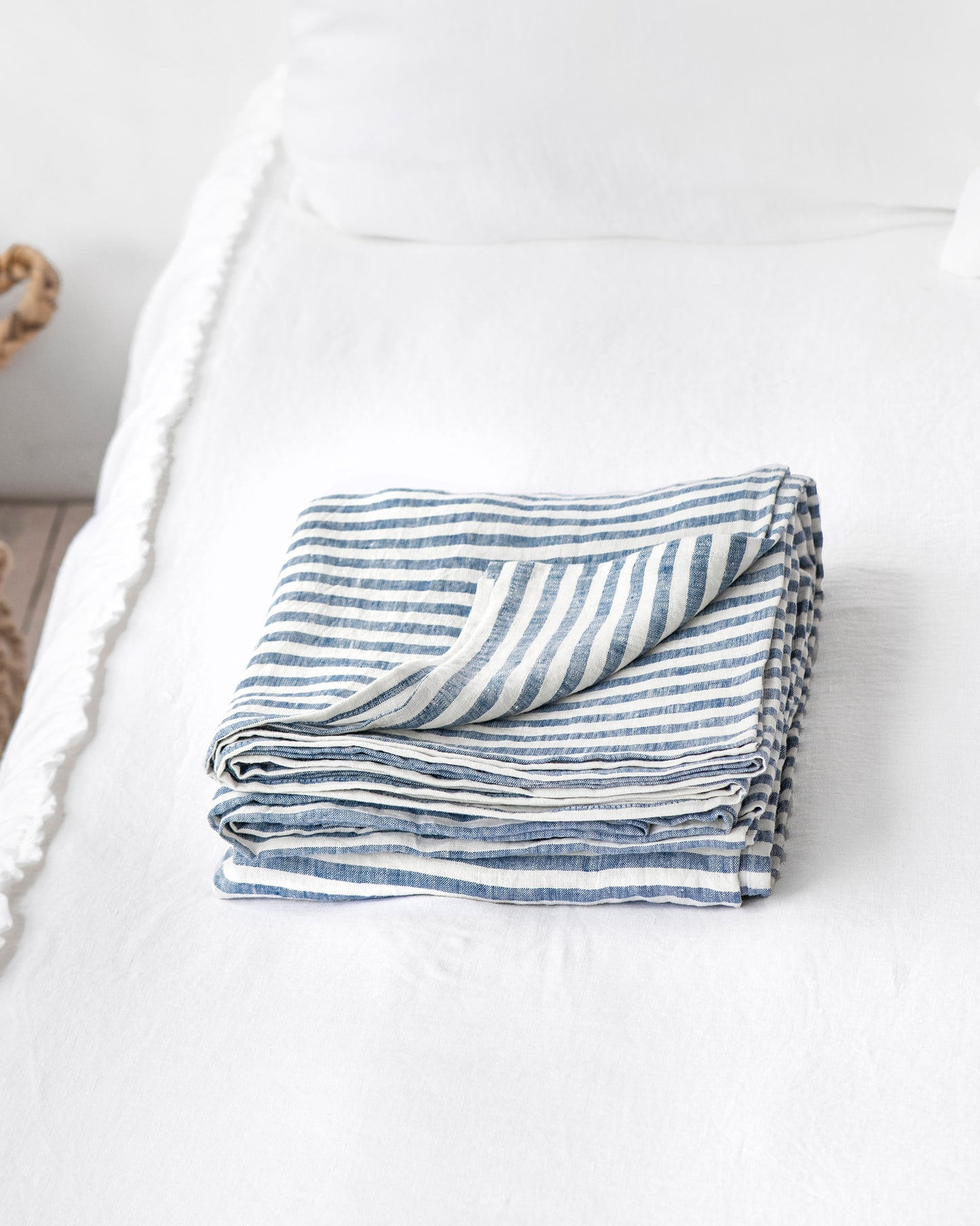 Striped in blue linen flat sheet - sneakstylesanctums